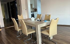 Apartament Bobrzańska - 4 bedrooms sypialnie